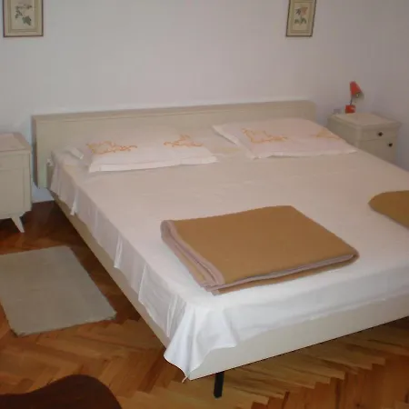 With Parking Space Supetar, Brac - 17045 Lejlighed Supetar